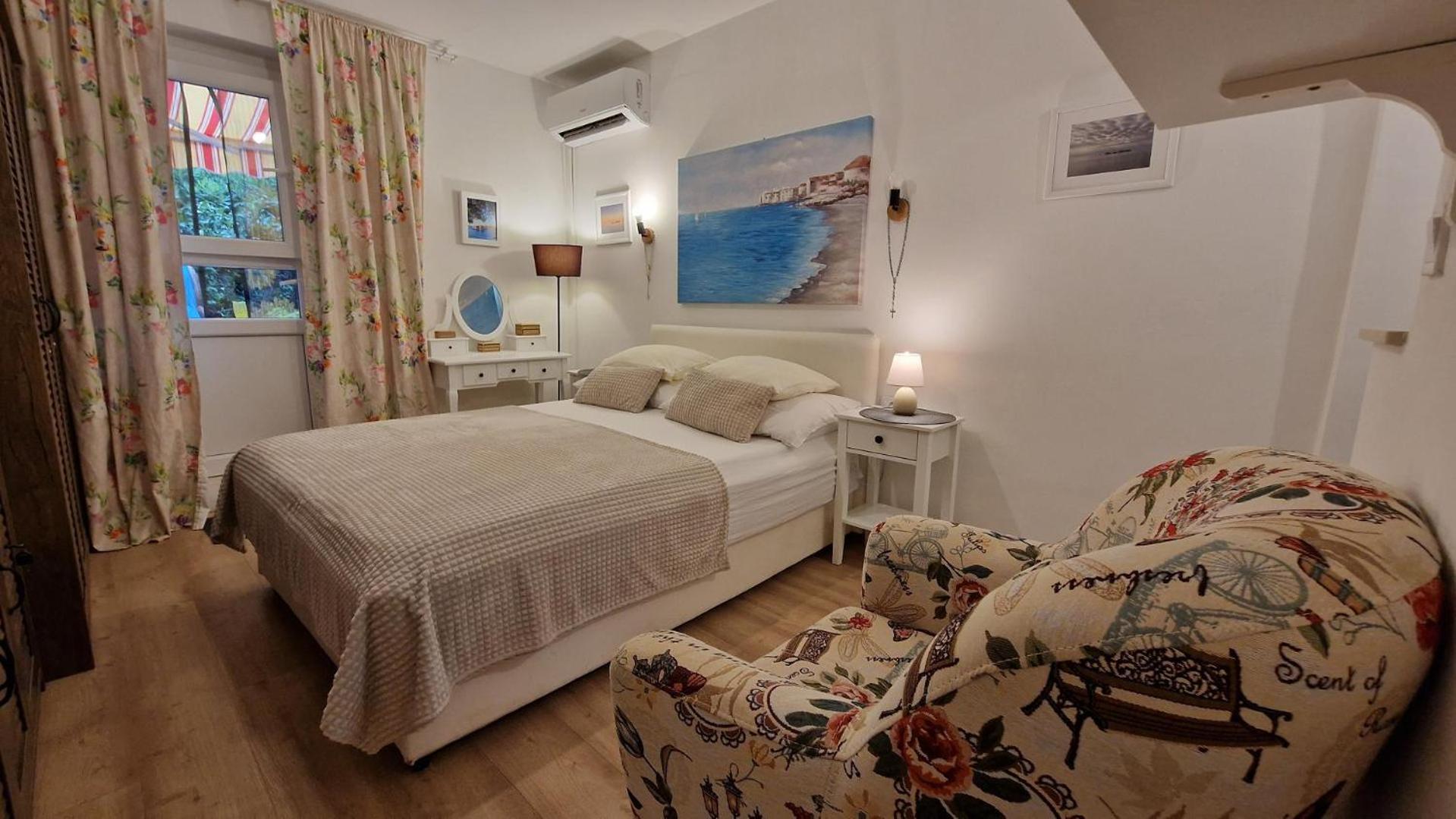 Melody Apartment *